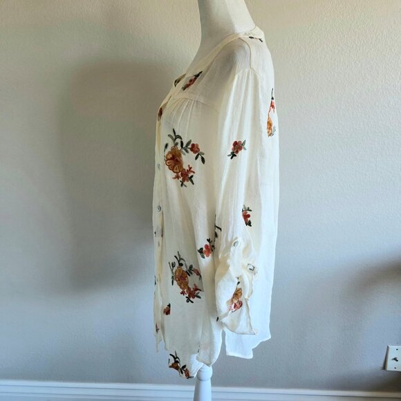 Fig and Flower Blouse Top Plus Size 2X 1X Floral Embroidered Semi Sheer Crinkle - Picture 4 of 8